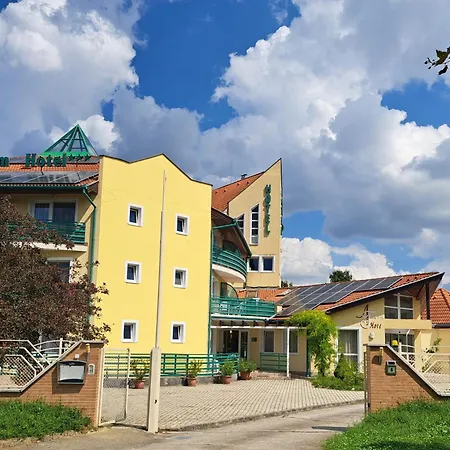 Aqua Therm Hotel 3*